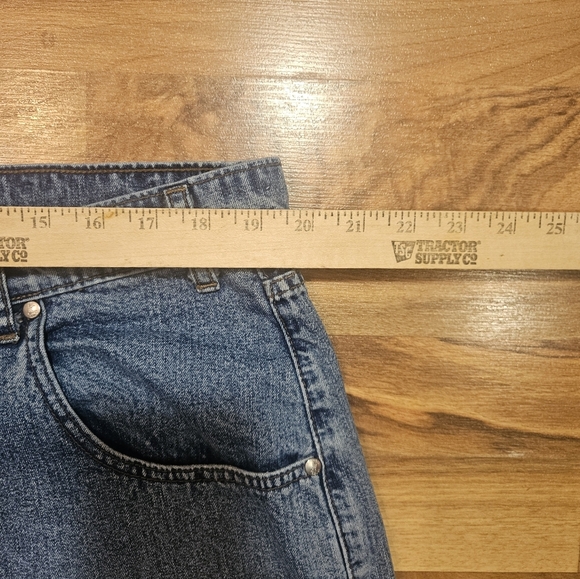 Vintage Levis SilverTab Denim Jean Shorts BOXY Fit Mens Size 40 Medium Wash - Picture 6 of 8